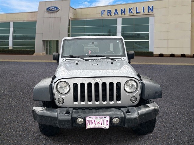 2018 Jeep Wrangler Unlimited Rubicon photo 2