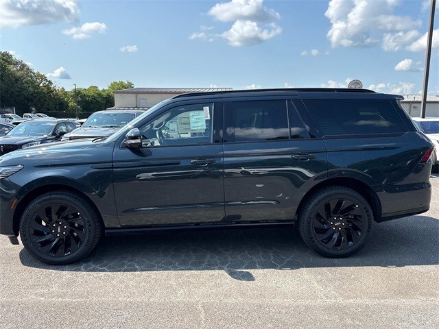 2025 Lincoln Navigator Reserve photo 3