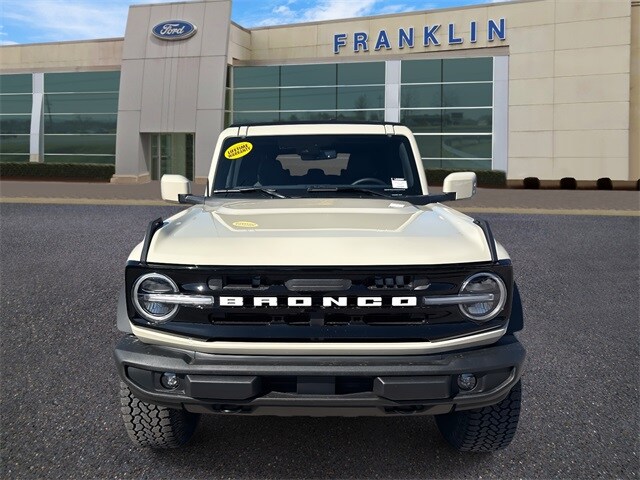 2025 Ford Bronco Outer Banks photo 2