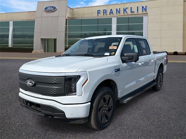 2025 Ford F-150 Lightning photo 3