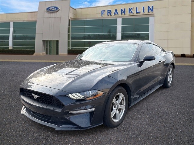 2022 Ford Mustang photo 3
