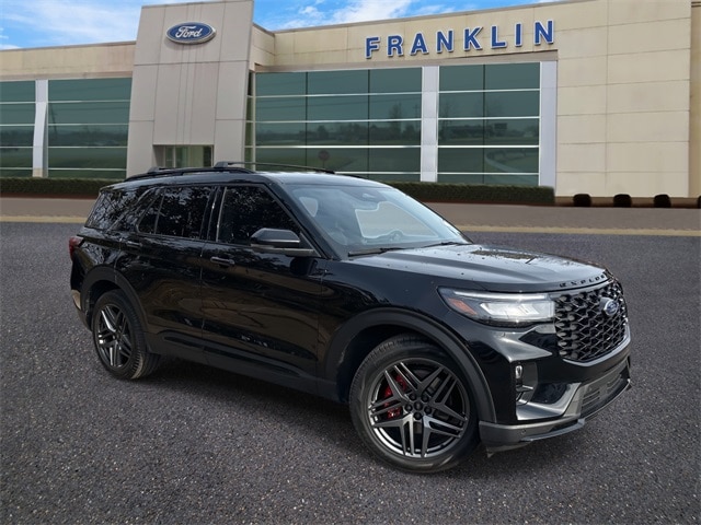 2025 Ford Explorer ST's photo