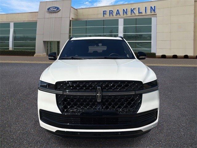 2025 Lincoln Navigator L Reserve photo 2
