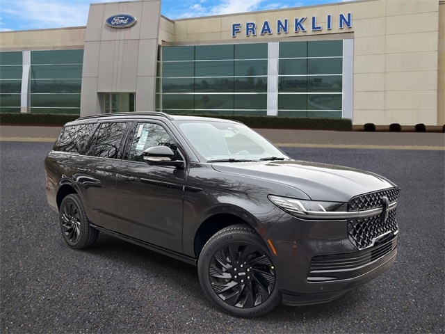 2025 Lincoln Navigator Reserve's photo