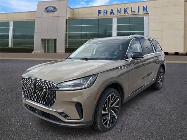 2025 Lincoln Aviator Reserve photo 3