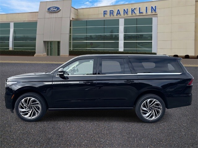 2025 Lincoln Navigator L Reserve photo 3