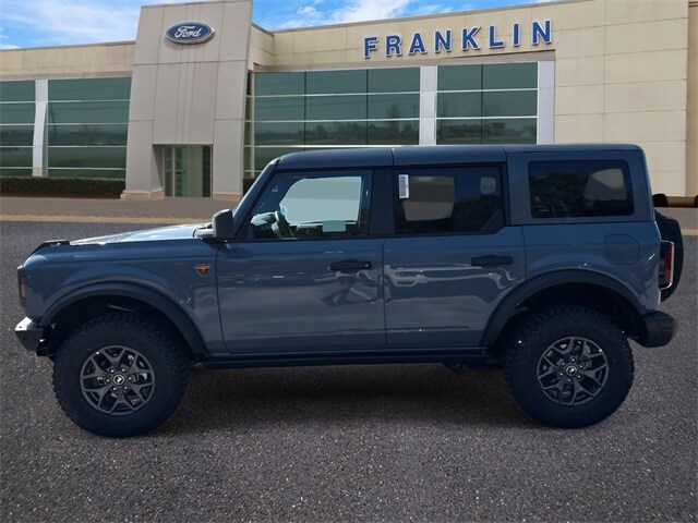 2025 Ford Bronco Badlands photo 3