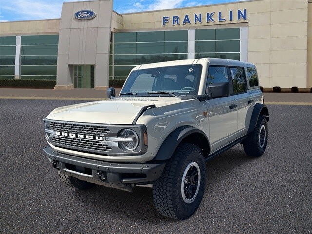 2025 Ford Bronco Badlands photo 2