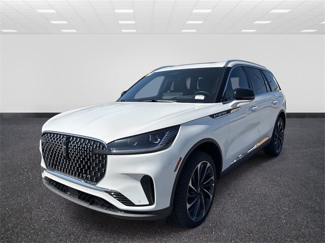 2025 Lincoln Aviator Reserve photo 3