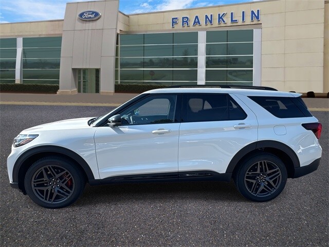 2025 Ford Explorer ST photo 4