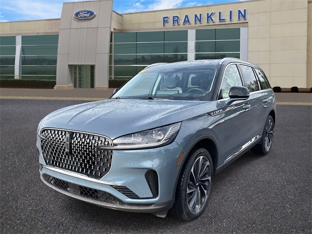 2025 Lincoln Aviator Reserve photo 3