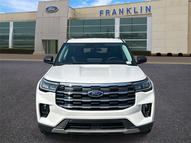 2025 Ford Explorer photo 2