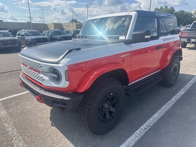 2025 Ford Bronco First Edition photo 3