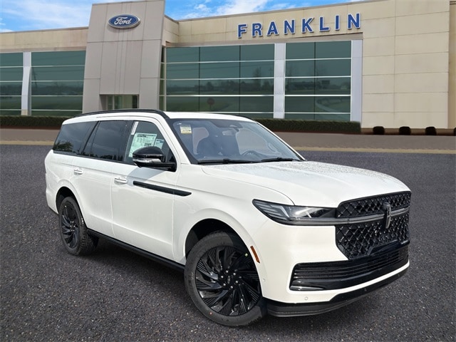 2025 Lincoln Navigator Reserve's photo