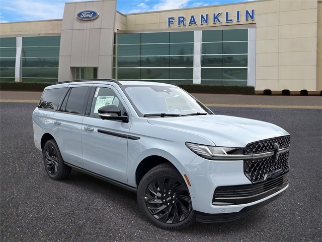 2025 Lincoln Navigator Reserve's photo