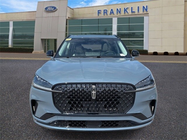 2025 Lincoln Aviator Base photo 2