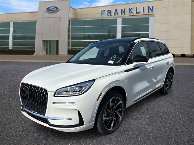 2025 Lincoln Corsair Grand Touring photo 3