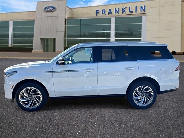 2025 Lincoln Navigator Reserve photo 2