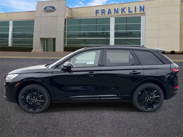 2025 Lincoln Corsair Grand Touring photo 3
