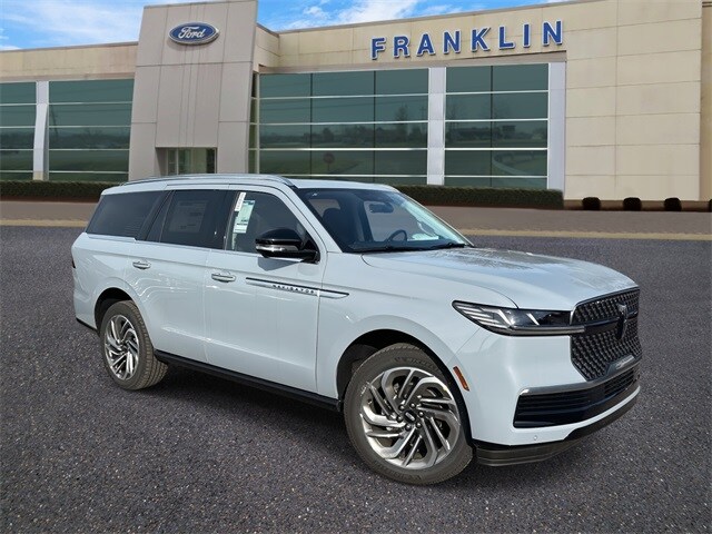 2025 Lincoln Navigator Reserve's photo
