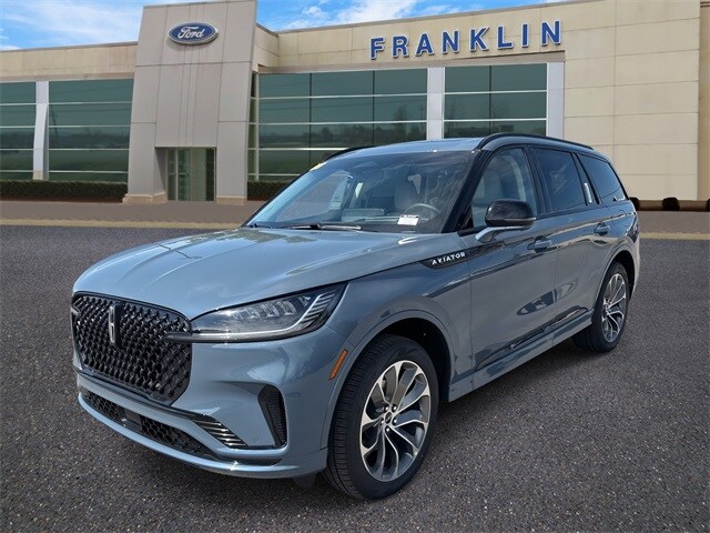 2025 Lincoln Aviator Base photo 3