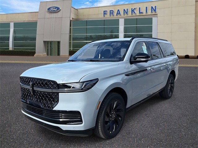 2025 Lincoln Navigator L Reserve photo 2