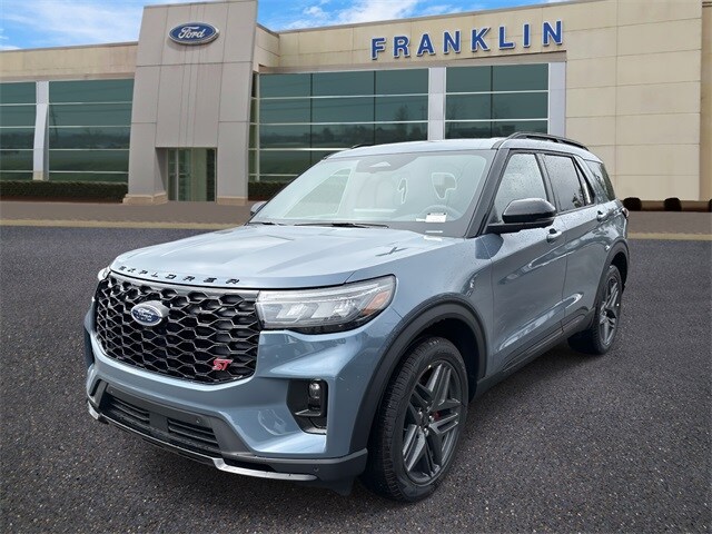 2025 Ford Explorer ST photo 3