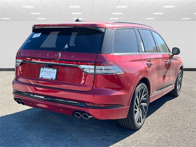 2025 Lincoln Aviator Black Label photo 3