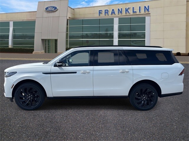 2025 Lincoln Navigator L Reserve photo 3