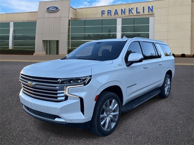 2023 Chevrolet Suburban High Country photo 3