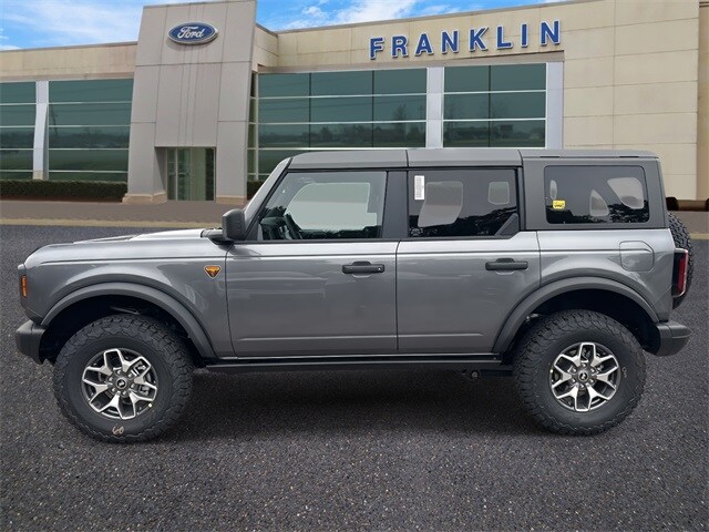 2025 Ford Bronco Badlands photo 3