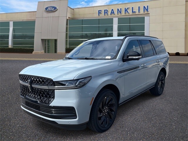 2025 Lincoln Navigator Reserve photo 3