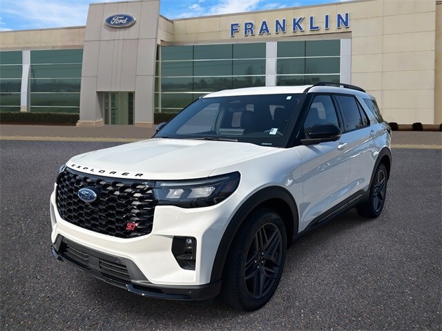 2025 Ford Explorer ST photo 3