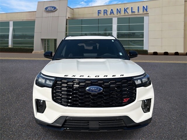 2025 Ford Explorer ST photo 2