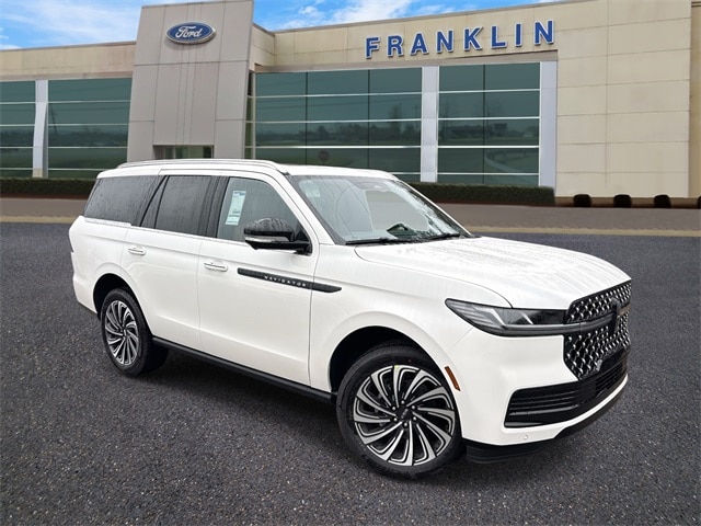 2025 Lincoln Navigator Black Label's photo
