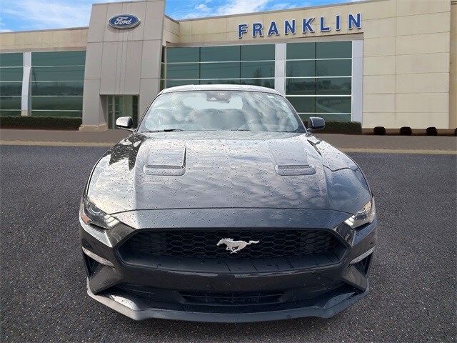2022 Ford Mustang photo 2