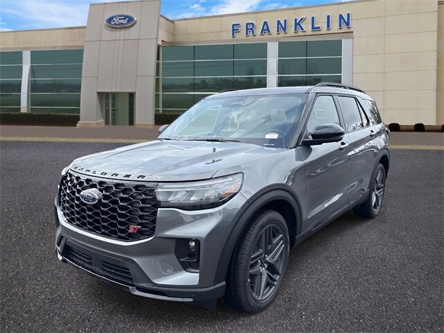 2025 Ford Explorer ST photo 3