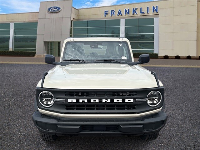 2025 Ford Bronco Base photo 2
