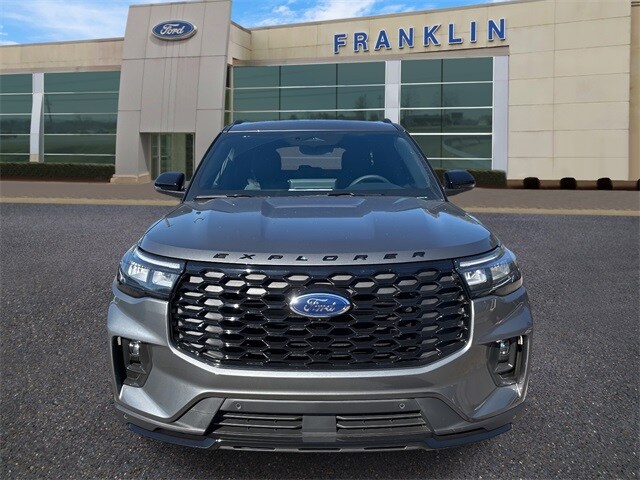 2025 Ford Explorer ST-Line photo 2