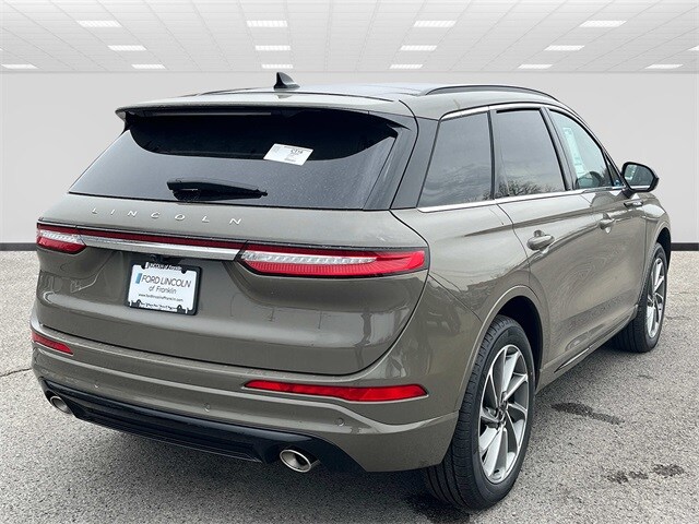 2025 Lincoln Corsair Grand Touring photo 2