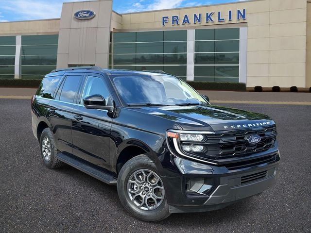 Certified Pre-Owned 2025 Ford Expedition Active
