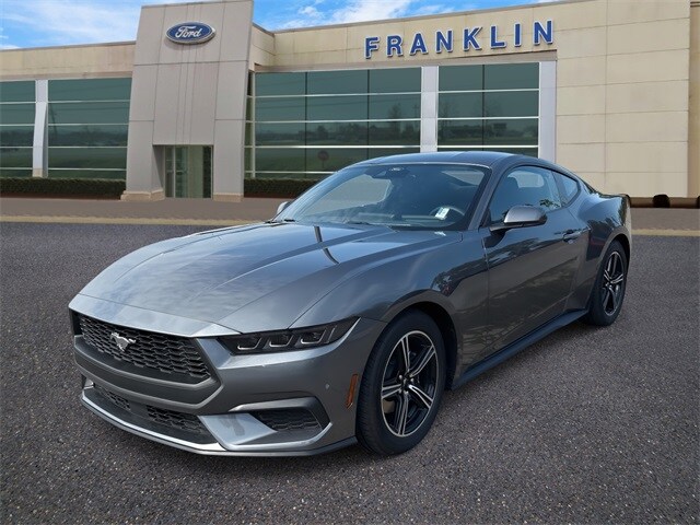 2025 Ford Mustang EcoBoost photo 3