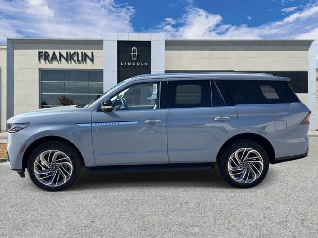 New 2026 Lincoln Navigator Premiere SUV