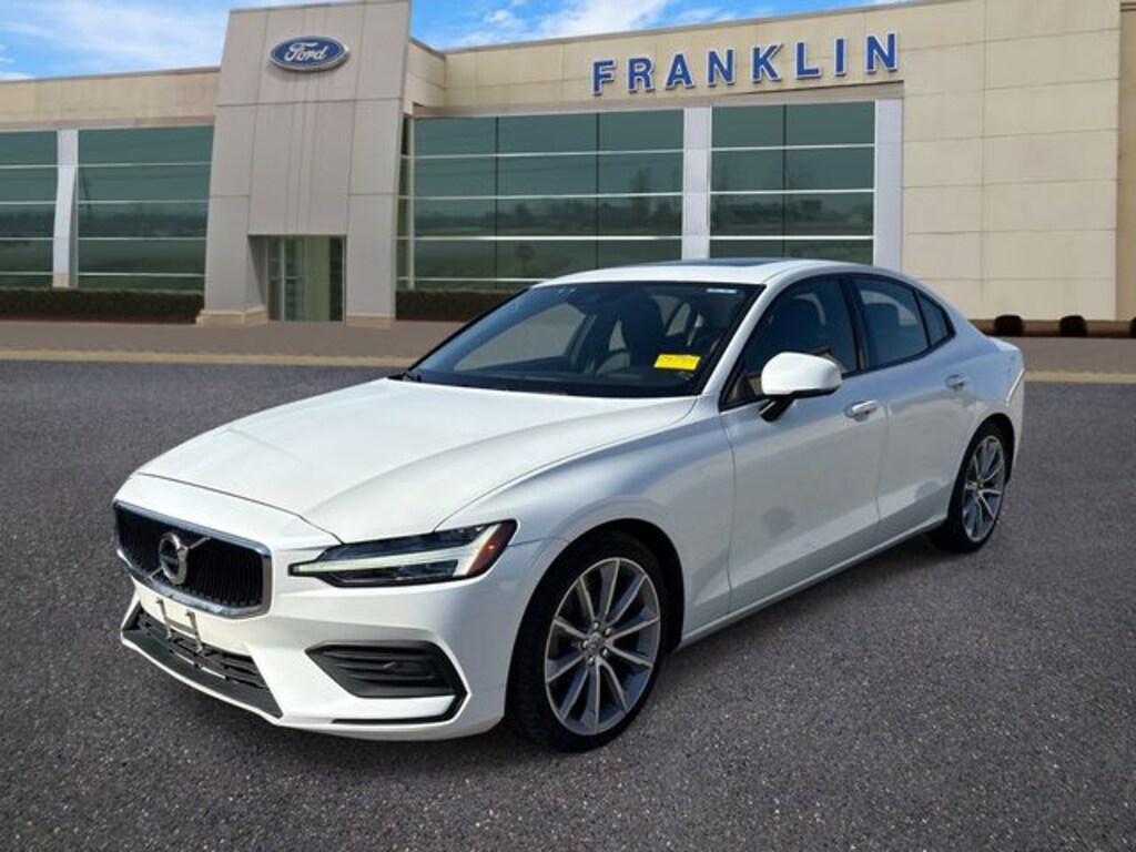 Used 2020 Volvo S60 T6 Momentum Sedan