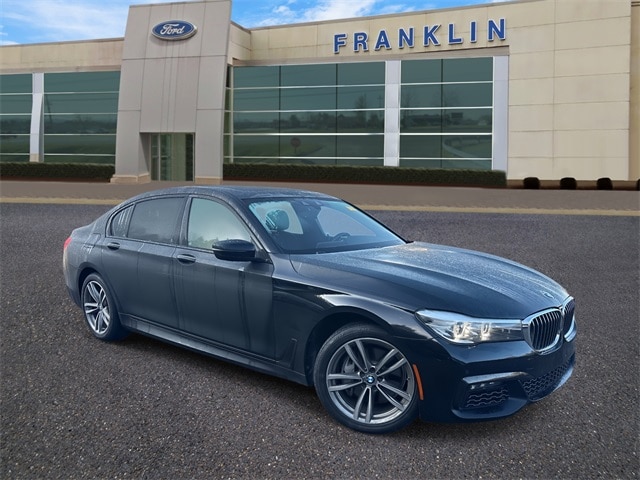 2019 BMW 7 Series 740i's photo