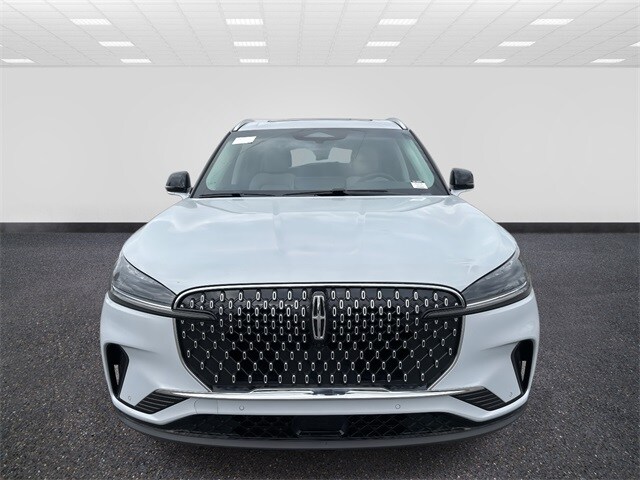 2025 Lincoln Aviator Premiere photo 2