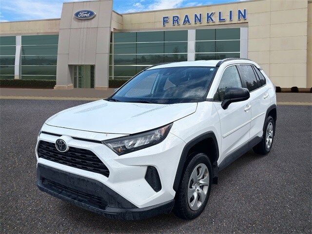 2021 Toyota RAV4 LE photo 2