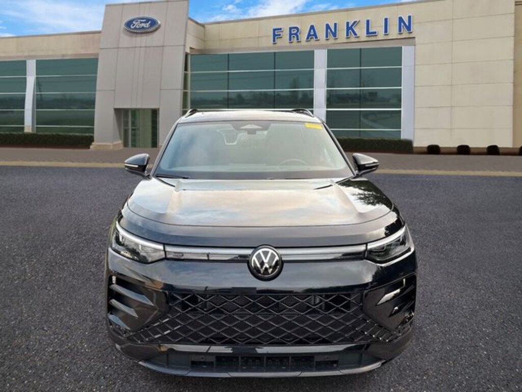 Used 2025 Volkswagen Tiguan 2.0T SE R-Line Black SUV