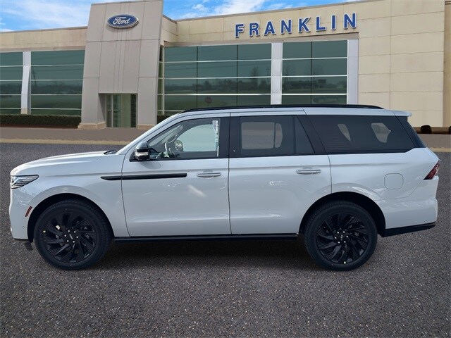 2025 Lincoln Navigator Reserve photo 3