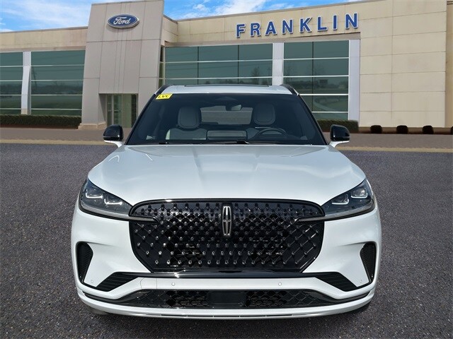 2025 Lincoln Aviator Black Label photo 2